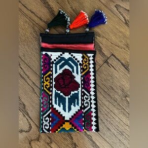 Multicolor Embroidered home accent